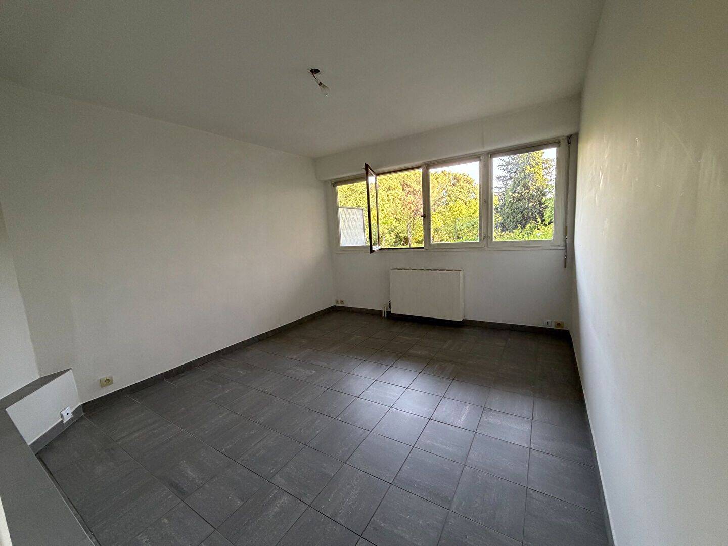 Appartement 2 pièces 43 m² · à Aix-en-Provence · 42,8 m² · 966 €