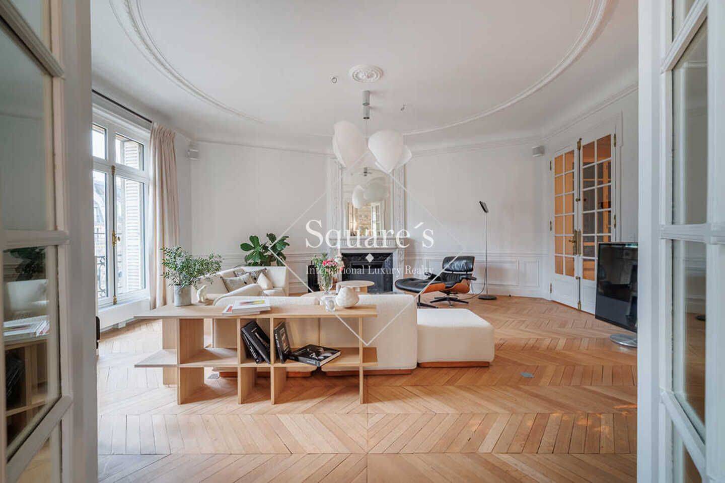 Appartement 7 pièces 271 m² · à Paris 8ème Arrondissement · 271 m² · 4 950 000 €