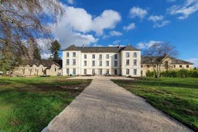 Château à vendre 2 200 000 € 44 pièces 8 chambres 1 022 m² 80 900 m² de terrain Marines 95640