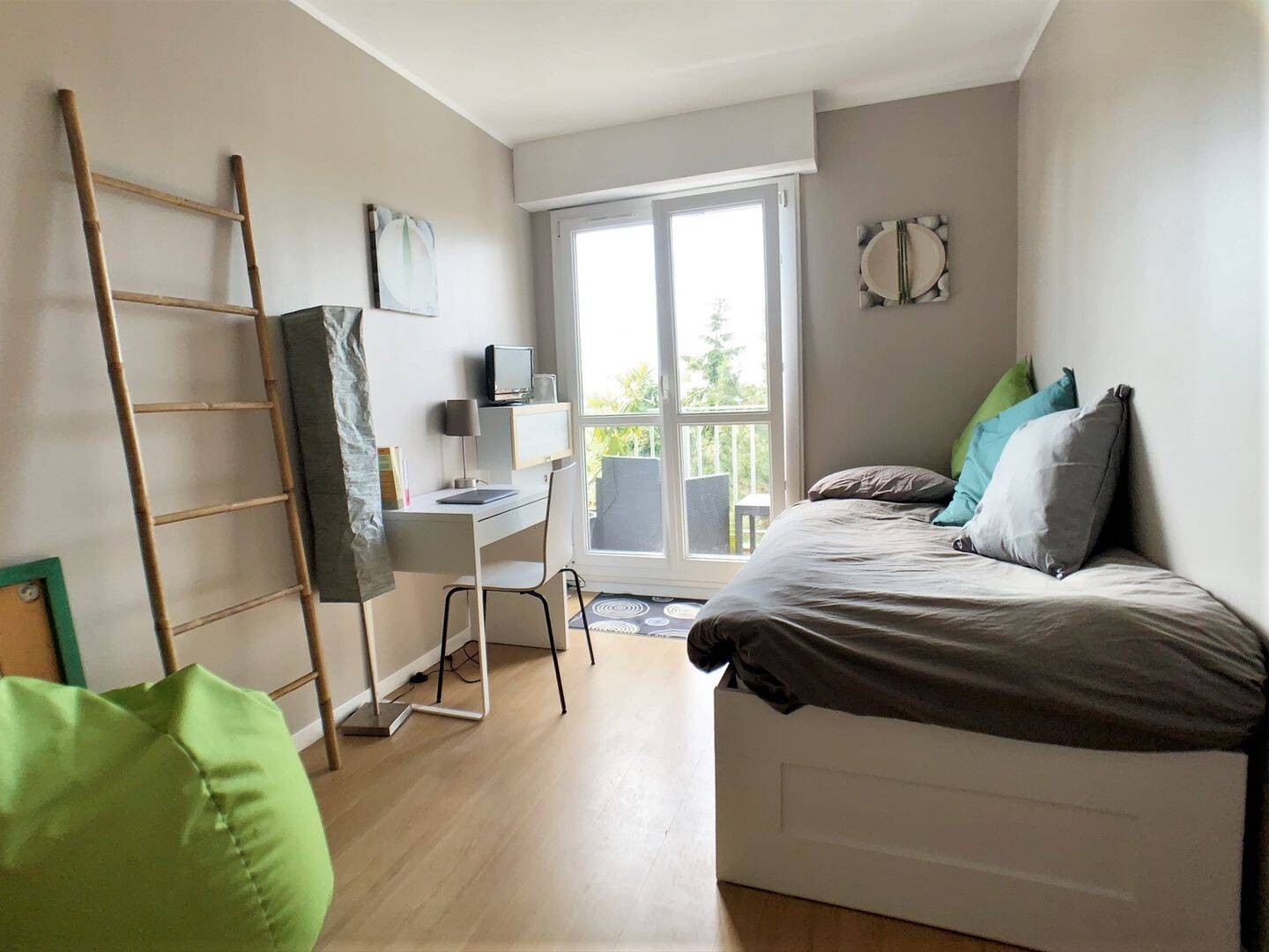 1 pièce 10 m² · à Les Ulis · 9,7 m² · 413 €/mois