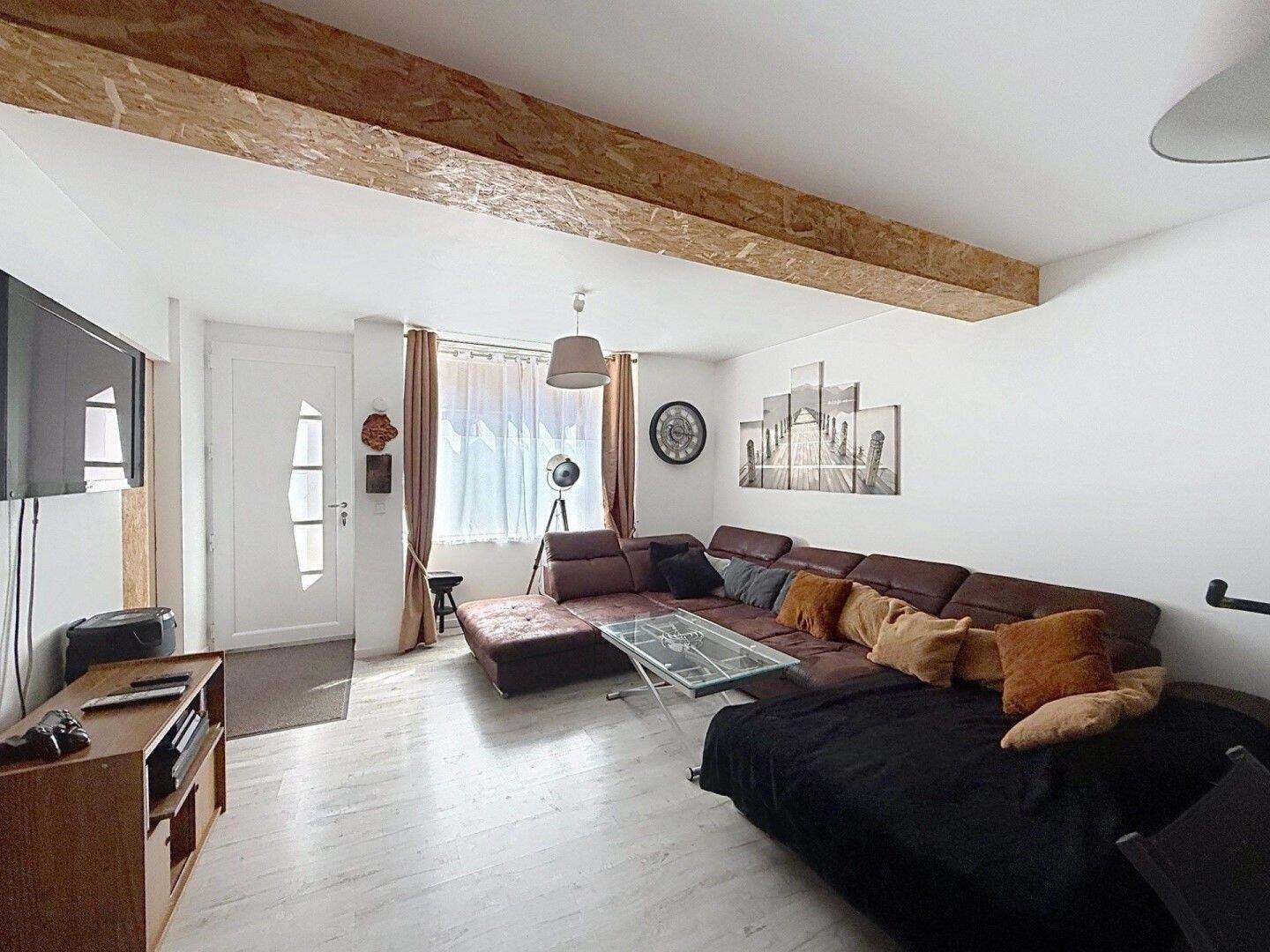 Maison 8 pièces 169 m² · à Villeneuve-de-Marc · 169 m² · 240 000 €