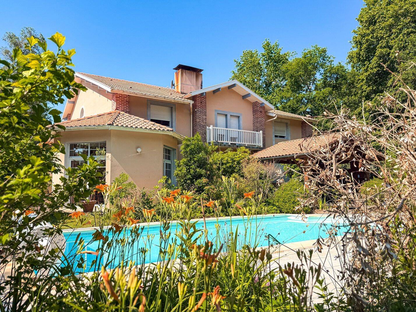 Maison 8 pièces 350 m² · à Mézos · 350 m² · 840 000 €