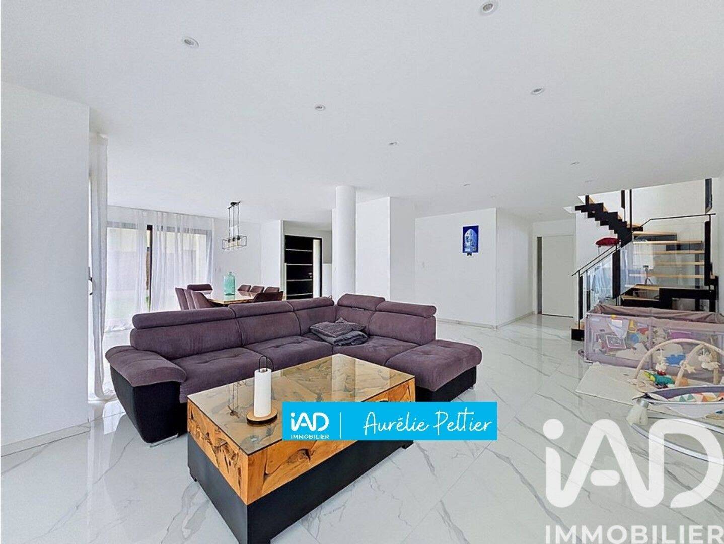Maison 7 pièces 187 m² · à Bourgbarré · 187 m² · 412 000 €