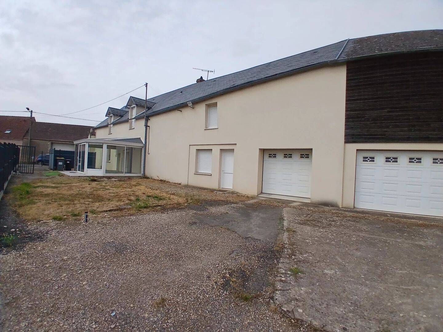 Appartement 6 pièces 164 m² · à Janville-en-Beauce · 163,8 m² · 920 €/mois