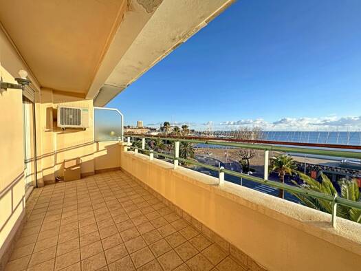 Duplex à vendre 581 500 € 4 pièces 3 chambres 133 m² Étage 2/4 Fréjus Plage Fréjus 83600