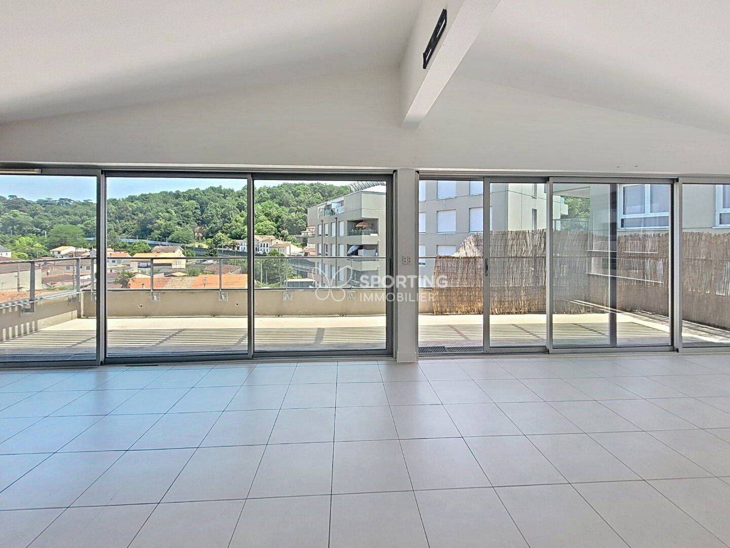 Appartement 4 pièces 90 m² · à Cenon · 90 m² · 299 500 €