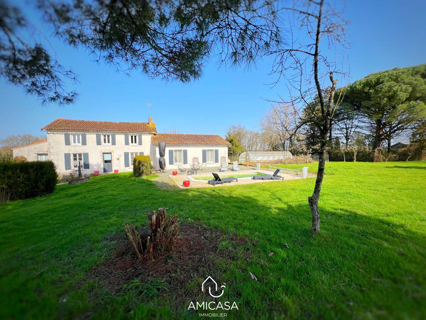 Maison 6 pièces 151 m² · à Vouhé · 150,8 m² · 218 500 €