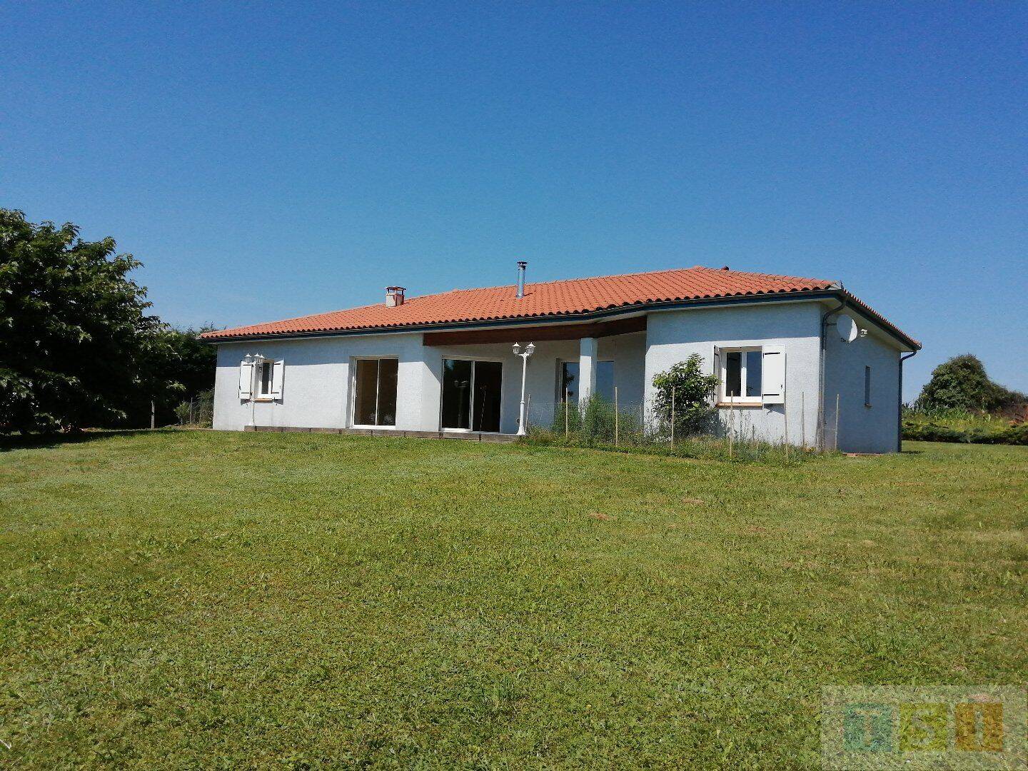 Maison 6 pièces 154 m² · à Recurt · 154 m² · 882 €/mois