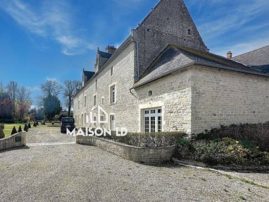 Maison à vendre 889 000 € 15 pièces 10 chambres 500 m² 45 772 m² de terrain Carentan les Marais 50500