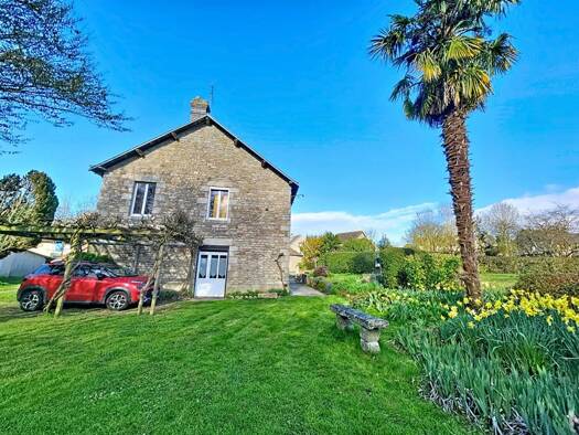 Maison à vendre 168 000 € 6 pièces 4 chambres 122 m² 1 500 m² de terrain Alençon 61000