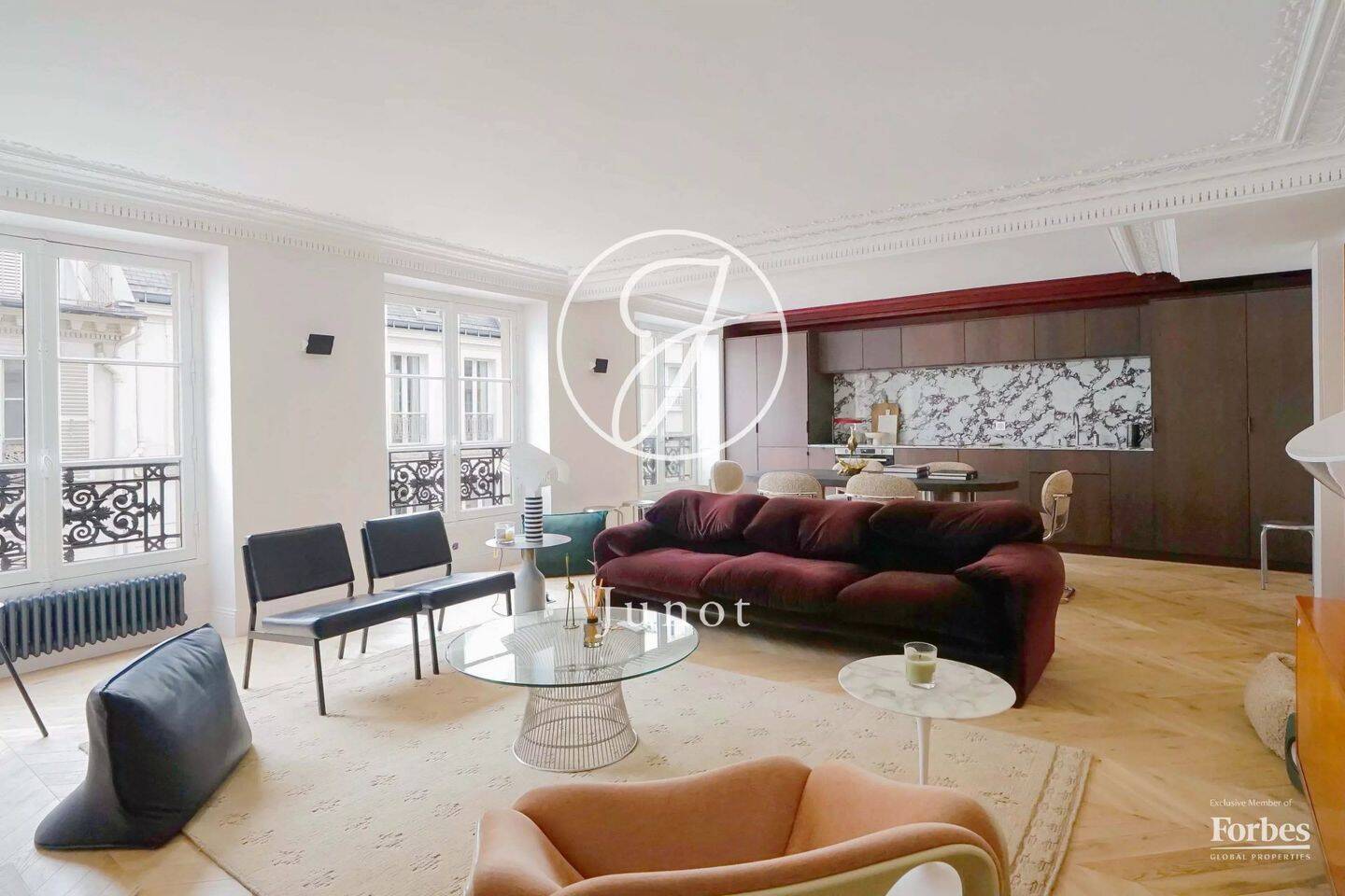 Appartement 3 pièces 72 m² · à Paris 8ème Arrondissement · 72,3 m² · 1 150 000 €