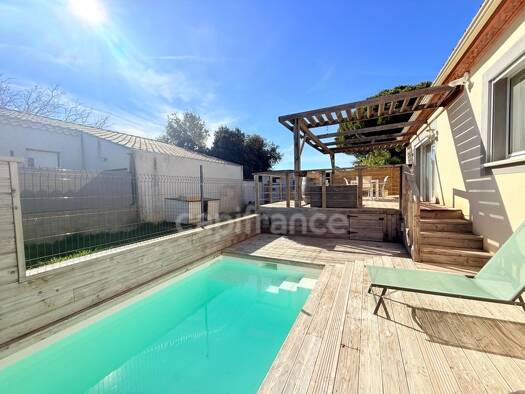 Maison de plain-pied à vendre 267 000 € 4 pièces 3 chambres 95 m² 500 m² de terrain Pouzilhac 30210