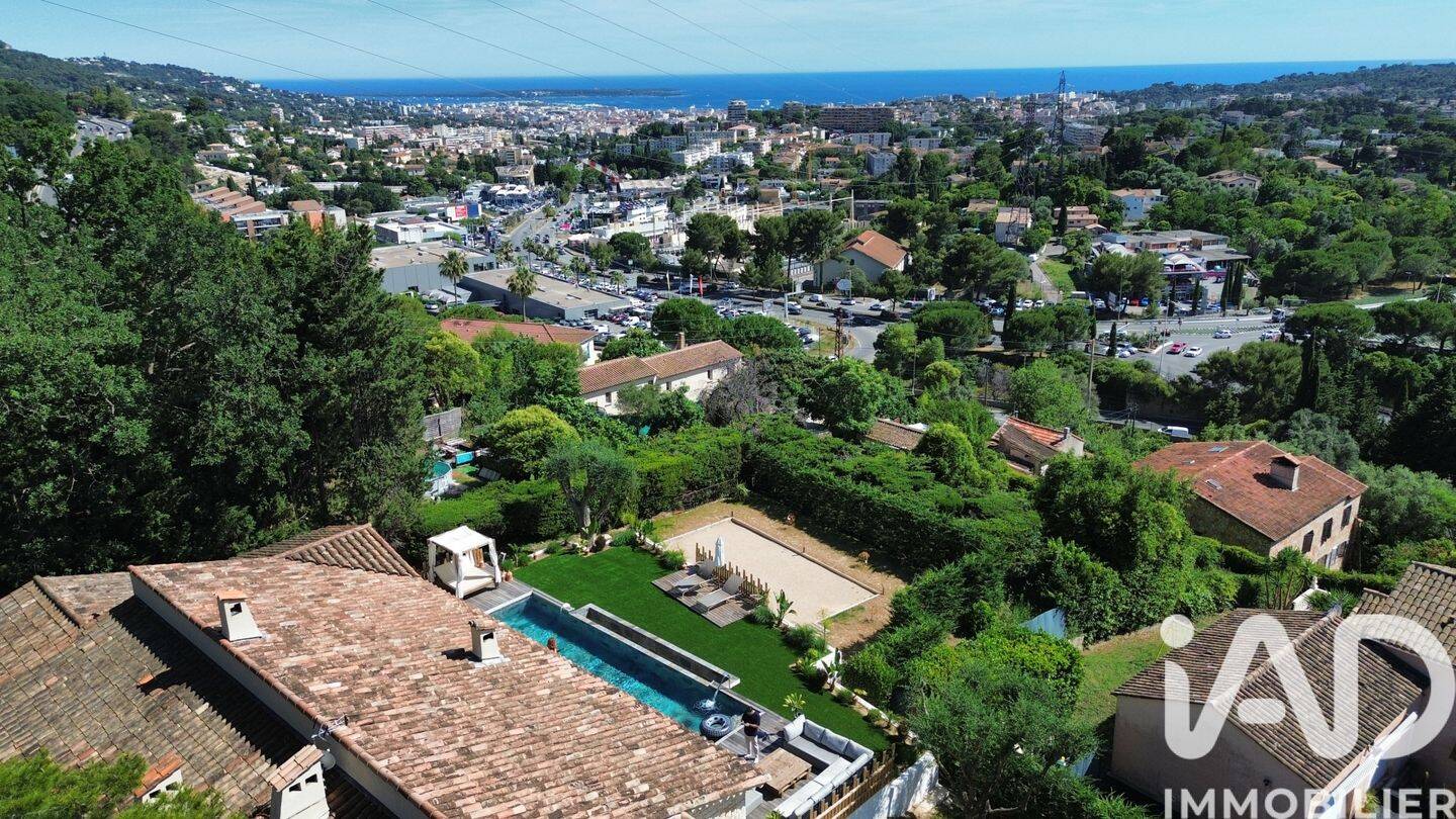 Maison 6 pièces 250 m² · à Mougins · 250 m² · 1 950 000 €