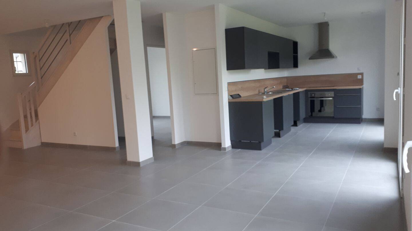Maison 6 pièces 139 m² · à Saint-Witz · 138,6 m² · 1 910 €