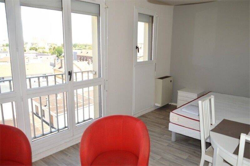 Appartement 1 pièce 26 m² · à Saint-Julien-les-Villas · 26 m² · 425 €/mois