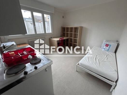 Appartement à louer 420 € 1 pièce 16 m² 1er étage Pentagone La Roche-sur-Yon 85000