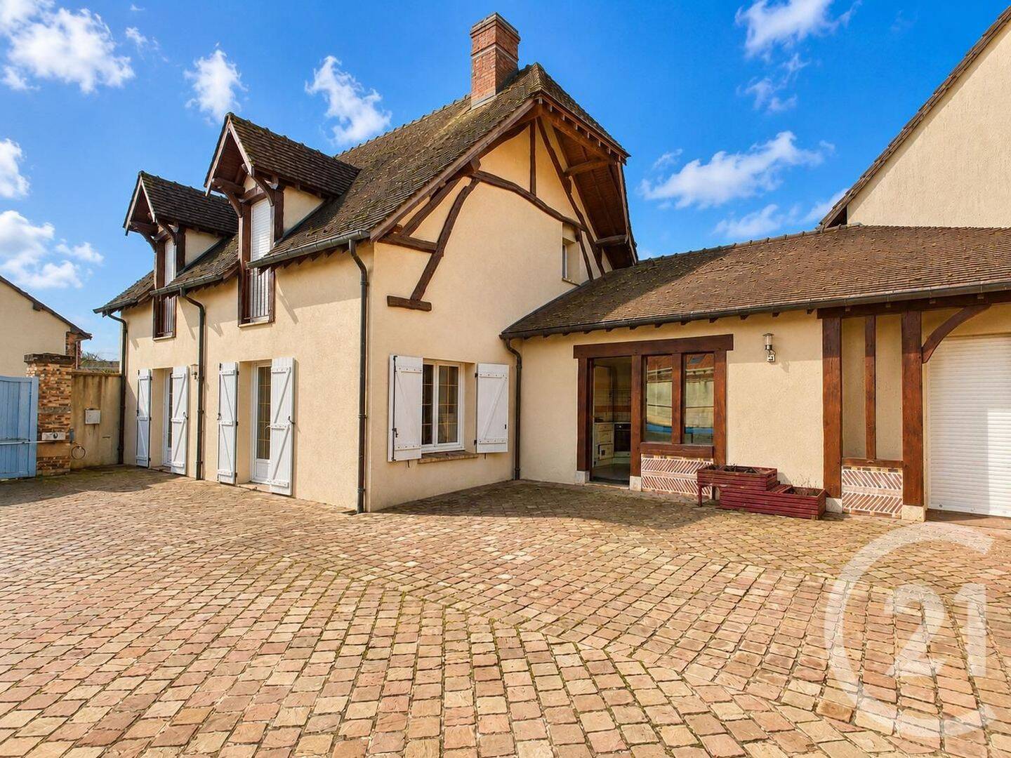 Maison 5 pièces 133 m² · à Chartres · 132,7 m² · 319 000 €
