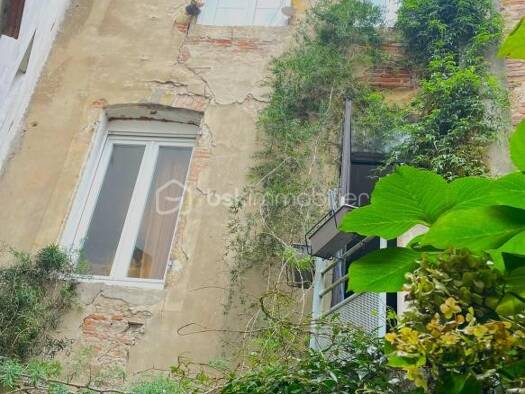 Immeuble à vendre 280 000 € 214 m² École Joseph Bara-Groupe scolaire Carnot-Hôtel de Ville Agen 47000