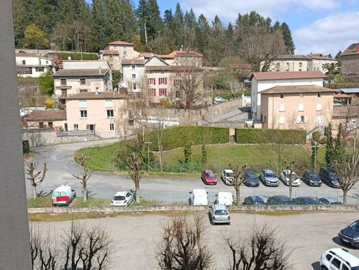 Appartement à louer 780 € 3 pièces 2 chambres 104,2 m² Étage 3/5 Contour Amplepuis 69550