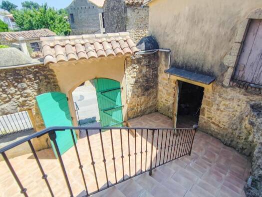 Maison à vendre 370 000 € 7 pièces 4 chambres 270 m² 524 m² de terrain Allègre-les-Fumades 30500