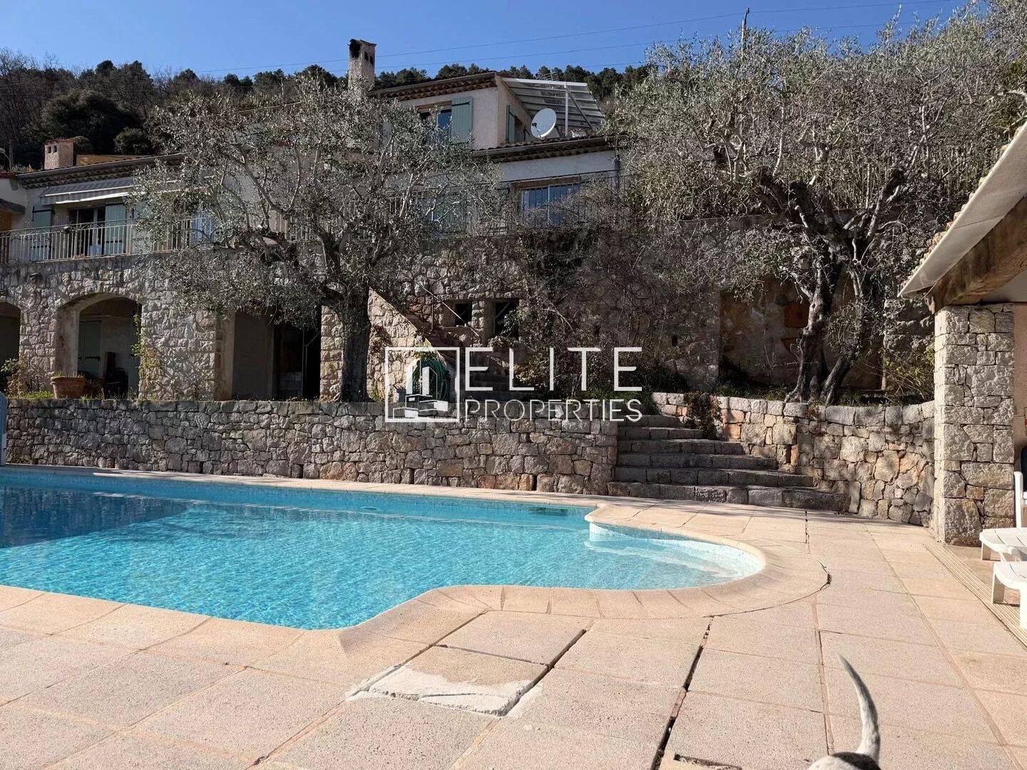 Maison 5 pièces 221 m² · à Spéracèdes · 221 m² · 885 000 €