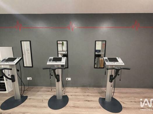 Local commercial à vendre 132 000 € 70 m² de surface de vente Est Lamorlaye 60260