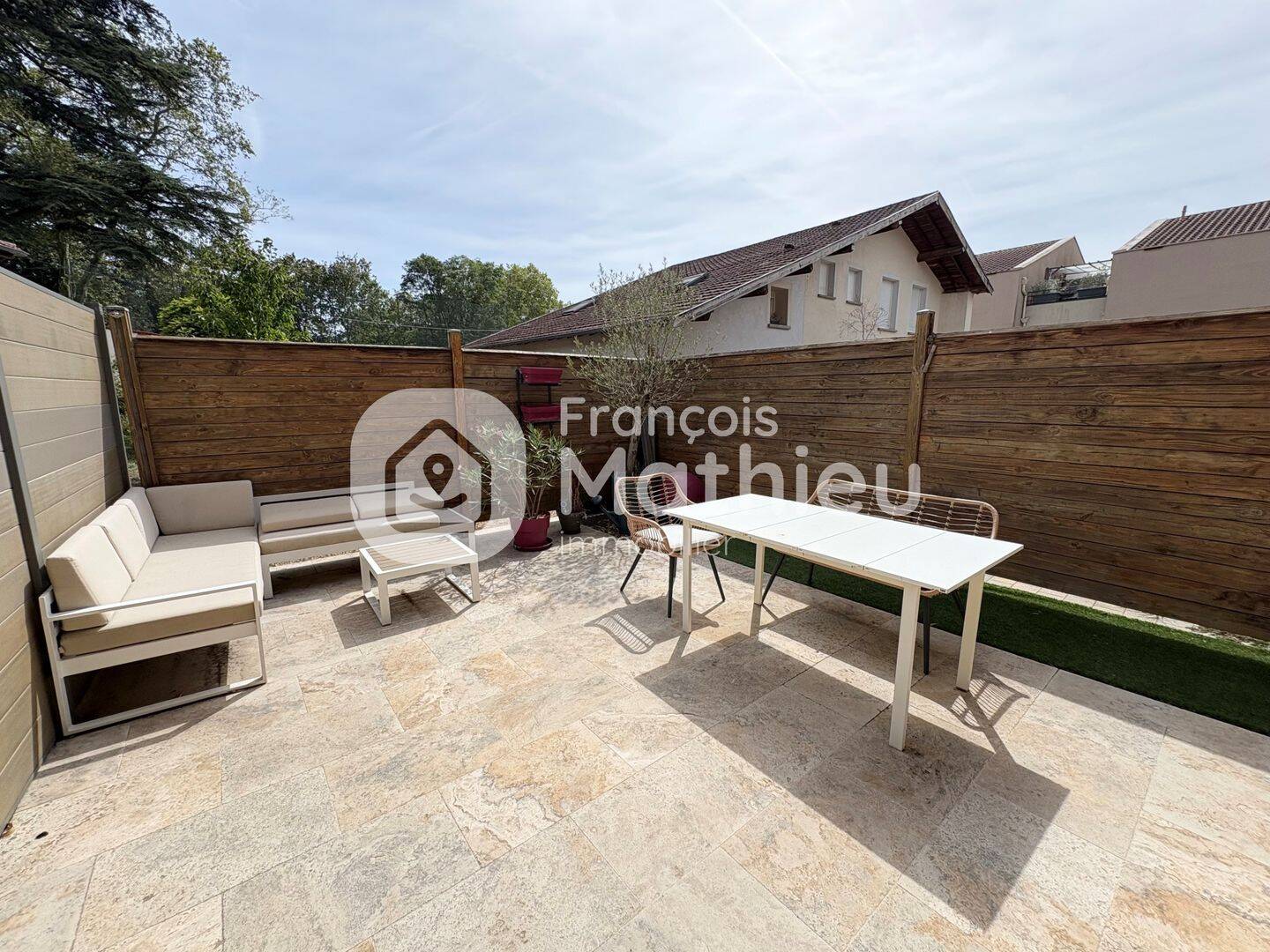 Maison 4 pièces 75 m² · à Civrieux · 75 m² · 255 000 €