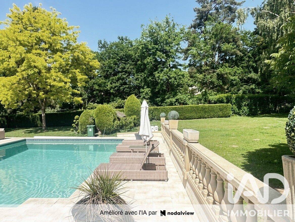 Maison 7 pièces 165 m² · à Montfort-l'Amaury · 165 m² · 699 000 €