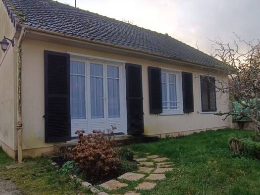 Maison de plain-pied à vendre 126 000 € 3 pièces 2 chambres 68 m² 721 m² de terrain Chevry-en-Sereine 77710