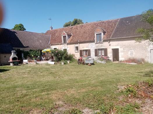 Maison à vendre 89 000 € 3 pièces 2 chambres 109 m² 1 100 m² de terrain Vinon 18300