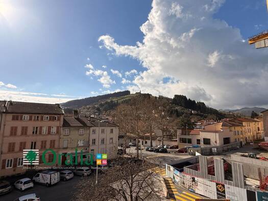 Appartement à louer 742 € 3 pièces 2 chambres 71,1 m² Étage 3/5 Centre Tarare 69170