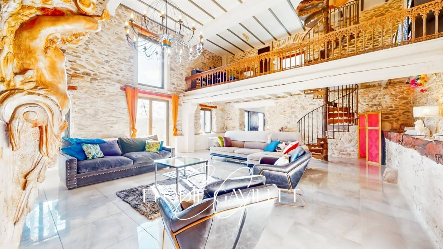 Maison 11 pièces 290 m² · à Saint-Denis · 290 m² · 645 000 €