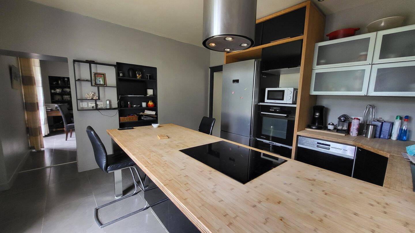 Maison 6 pièces 165 m² · à Vallons-de-l'Erdre · 164,5 m² · 229 500 €