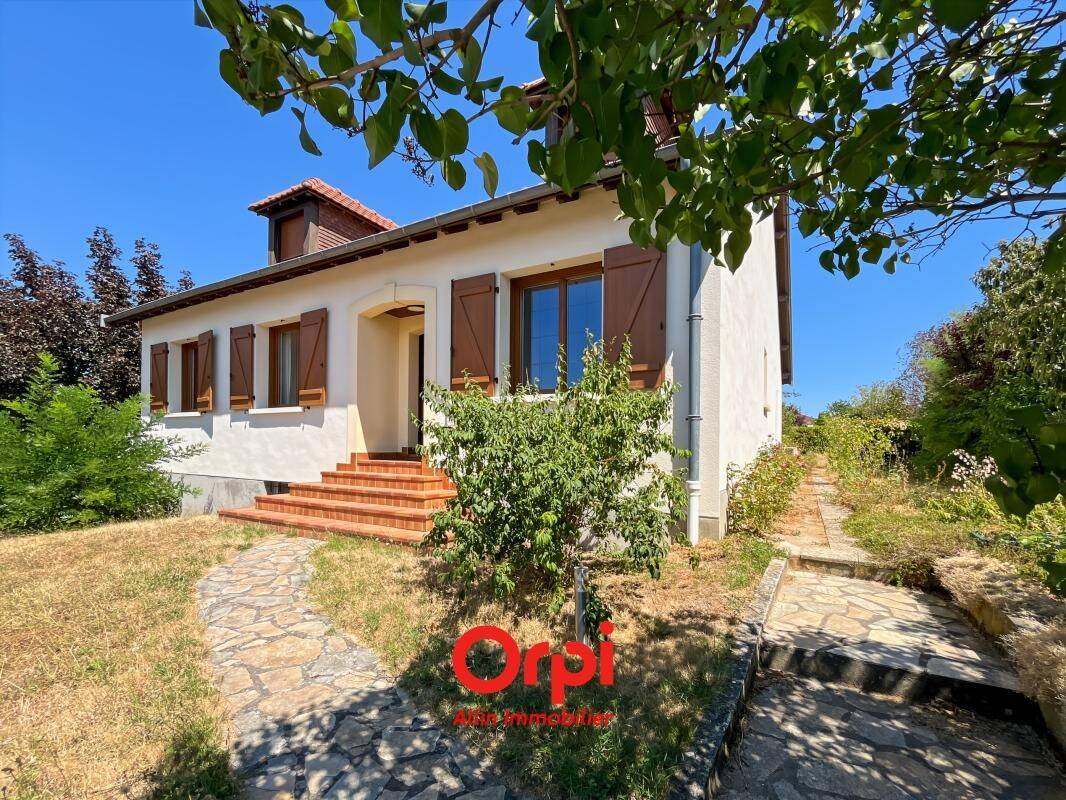 Maison 4 pièces 165 m² · à Désertines · 165 m² · 235 000 €