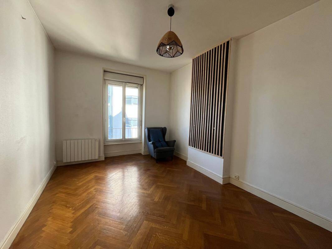 Appartement 3 pièces 79 m² · à Villeurbanne · 78,7 m² · 900 €