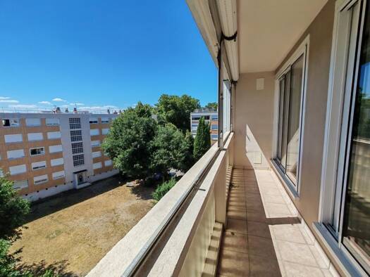 Appartement à vendre 189 000 € 3 pièces 2 chambres 63,9 m² Étage 5/5 Croix Luizet Villeurbanne 69100