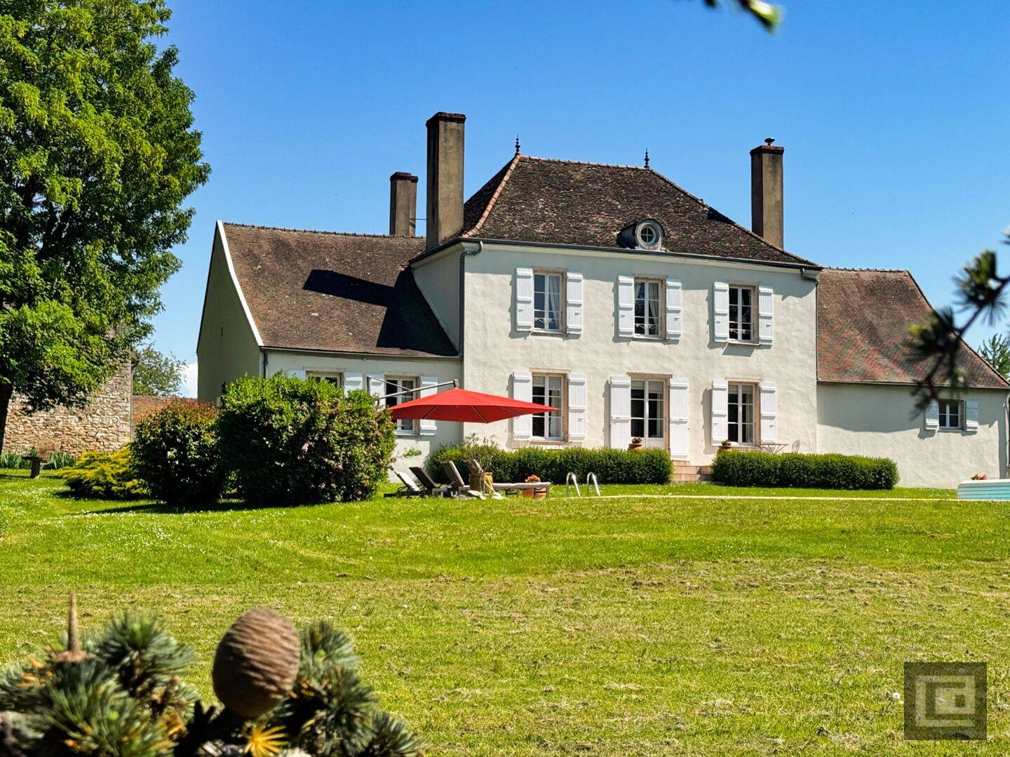 Maison 12 pièces 258 m² · à Chalon-sur-Saône · 258 m² · 950 000 €