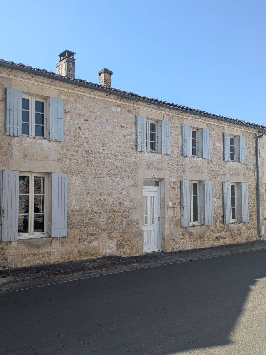 Maison 8 pièces 145 m² · à Meursac · 145 m² · 160 500 €