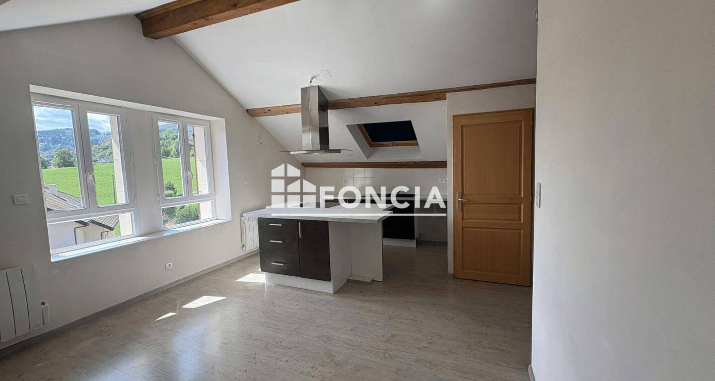 Appartement 3 pièces 45 m² · à Champfromier · 44,7 m² · 598 €/mois