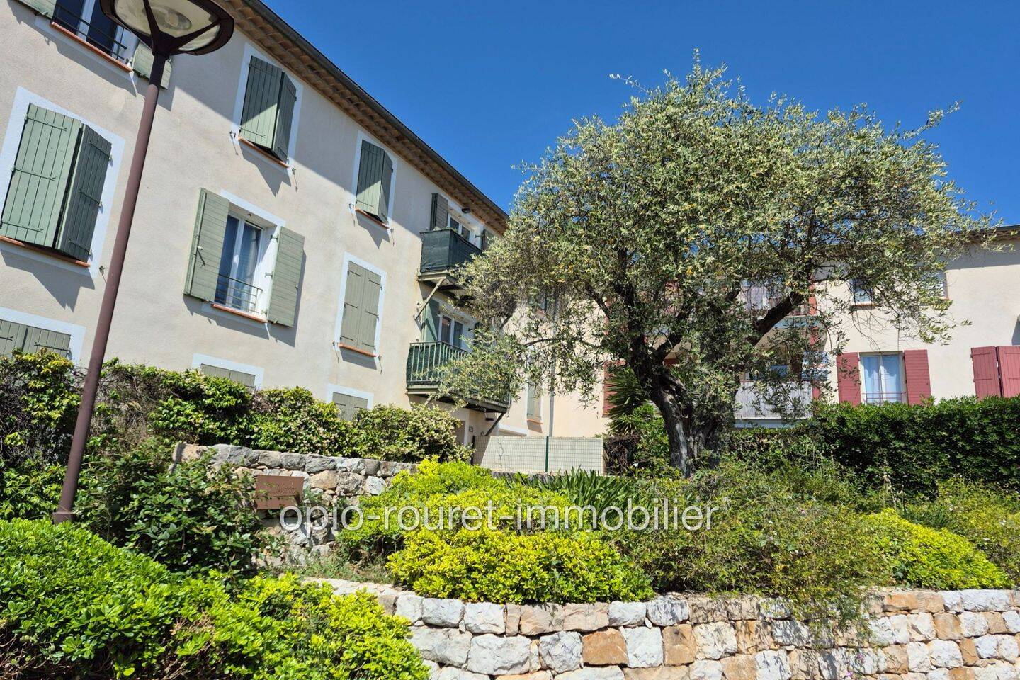 Appartement 2 pièces 44 m² · à Le Rouret · 44,4 m² · 1 000 €