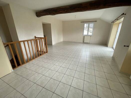 Maison à vendre 152 900 € 4 pièces 3 chambres 107,4 m² Entre Rte de Chinon et Rte de Thouars Loudun 86200