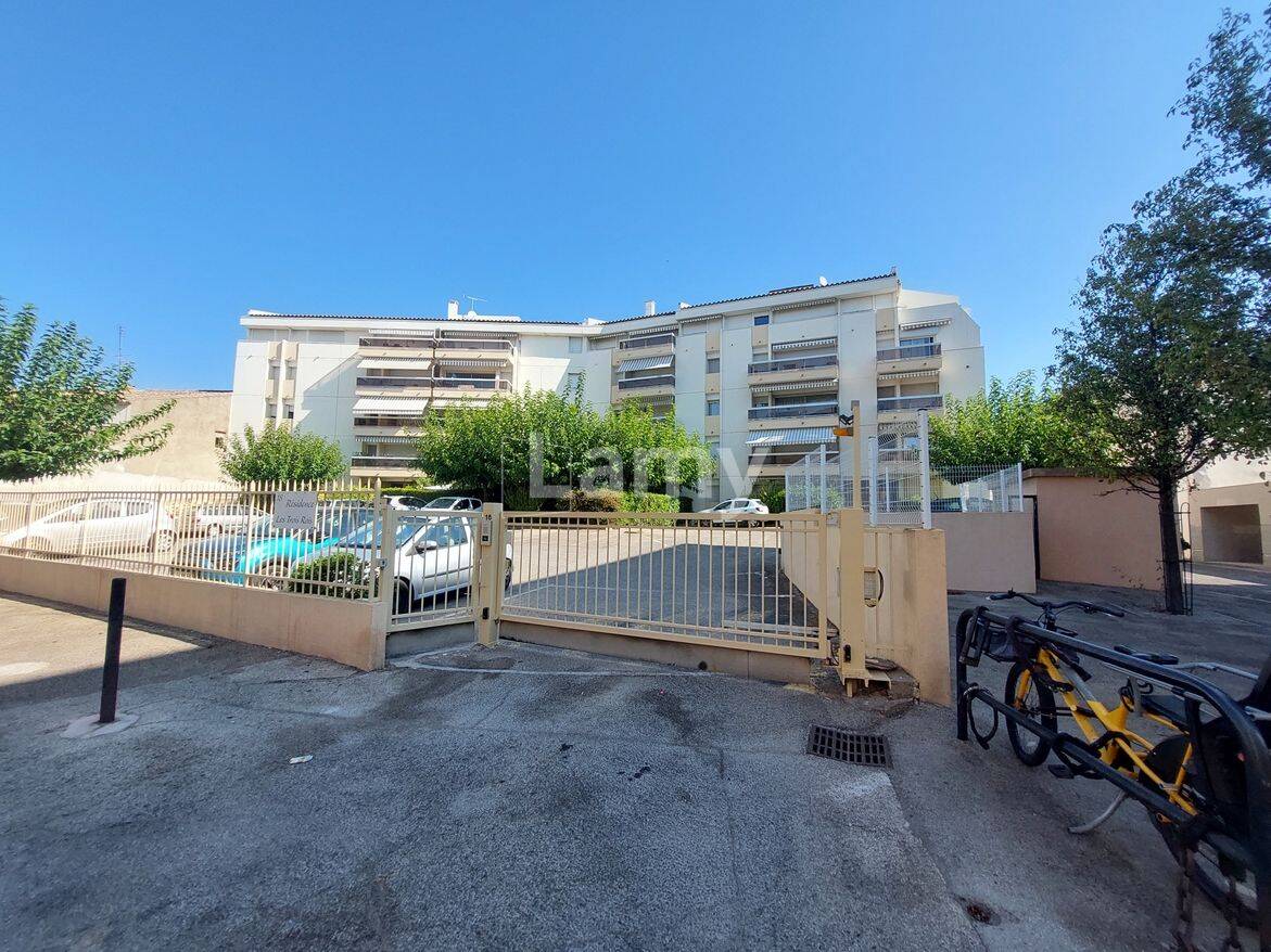 Appartement 1 pièce 25 m² · à Nîmes · 24,7 m² · 413 €/mois