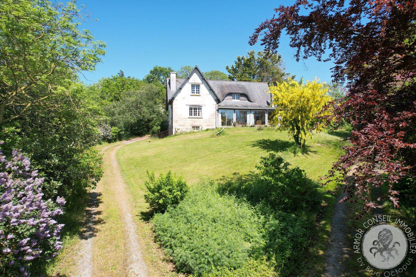 Maison 10 pièces 245 m² · à Créhen · 245 m² · 367 500 €