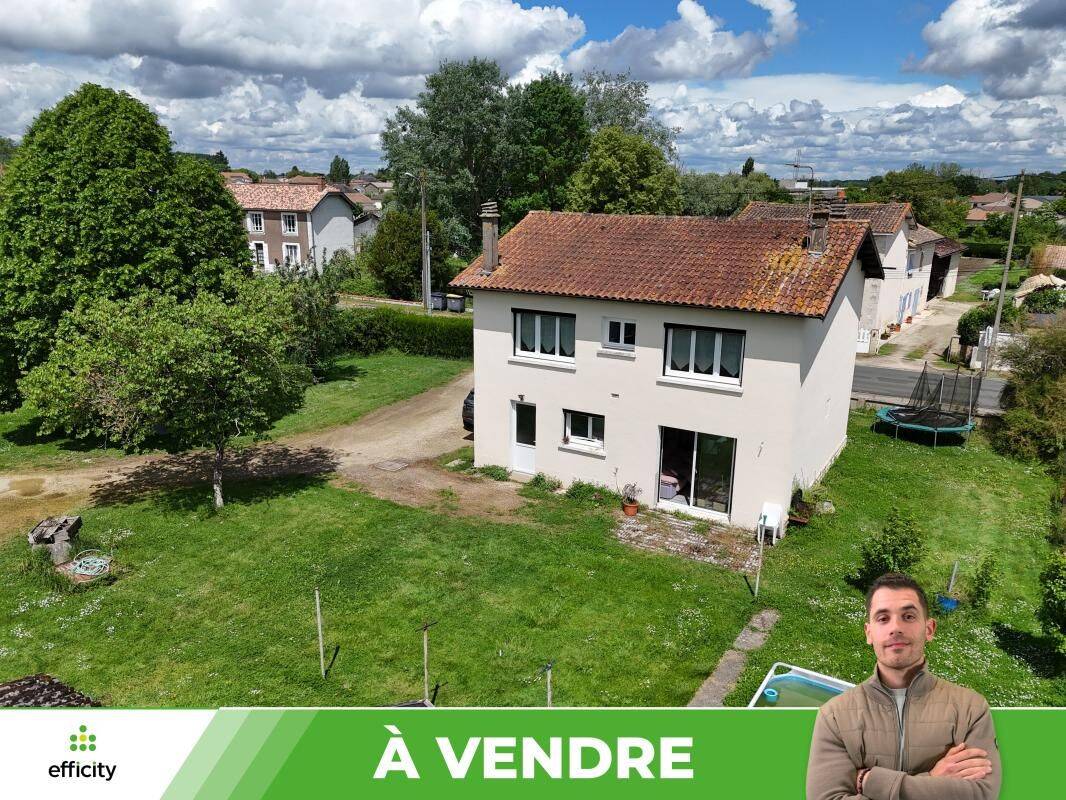 Maison 6 pièces 102 m² · à Lezay · 101,5 m² · 127 000 €