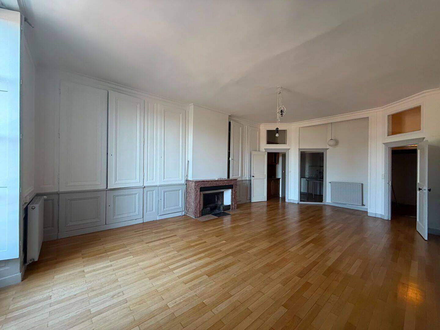 Appartement 3 pièces 94 m² · à Lyon 2ème Arrondissement · 93,6 m² · 1 500 €