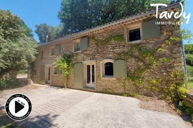 Mas à vendre 1 690 000 € 10 pièces 6 chambres 300 m² 4 167 m² de terrain Vaugines 84160