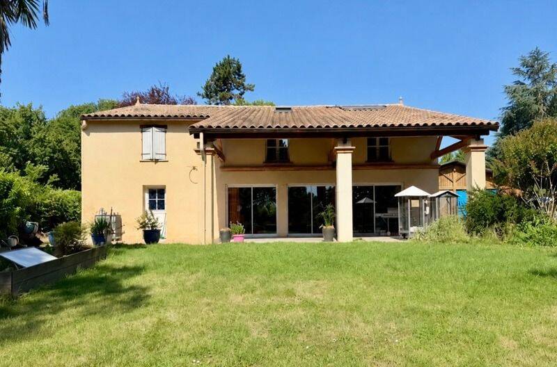 Maison 6 pièces 239 m² · à Montvalen · 239 m² · 432 000 €