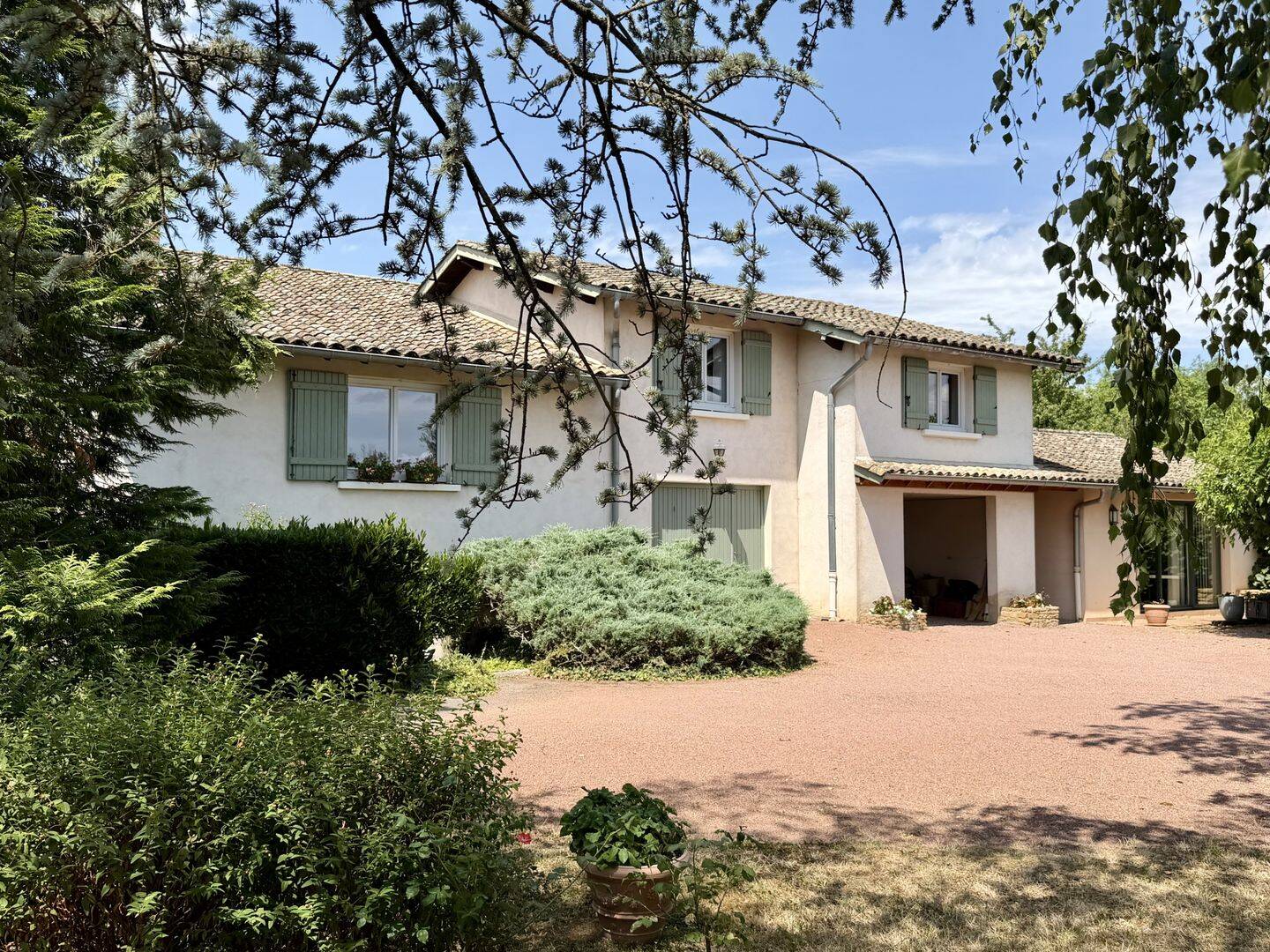 Maison 8 pièces 243 m² · à Saint-Lager · 243 m² · 580 000 €