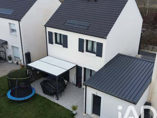 Maison à vendre 309 000 € 6 pièces 4 chambres 97 m² 199 m² de terrain Montaigu Nord Est Melun 77000