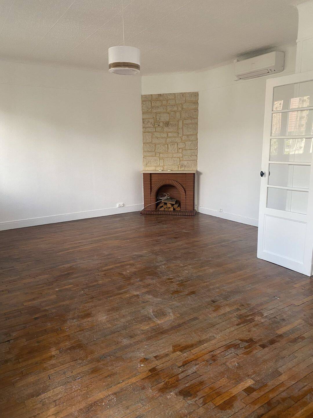 Appartement 2 pièces 61 m² · à Villeneuve-Saint-Georges · 61,1 m² · 850 €